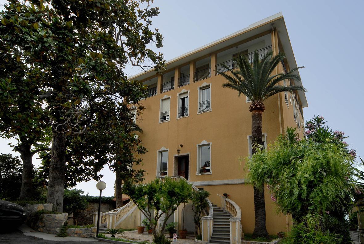 Holiday'S Beach Aparthotel Ventimiglia Luaran gambar