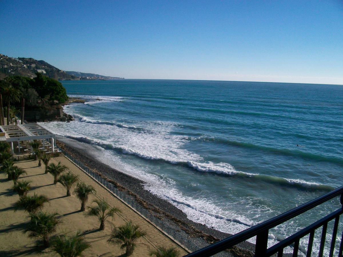 Holiday'S Beach Aparthotel Ventimiglia Luaran gambar