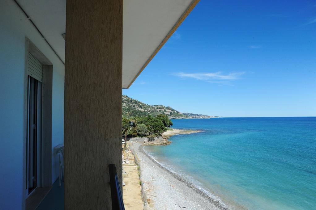 Holiday'S Beach Aparthotel Ventimiglia Luaran gambar